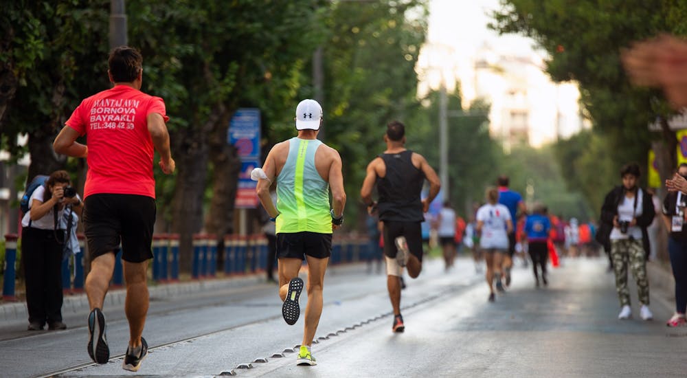 Μελέτη έδειξε πόσο πιο αργά θα τρέξουμε έναν μαραθώνιο ανάλογα με το πόσες ημέρες προπόνησης θα χάσουμε runbeat.gr 